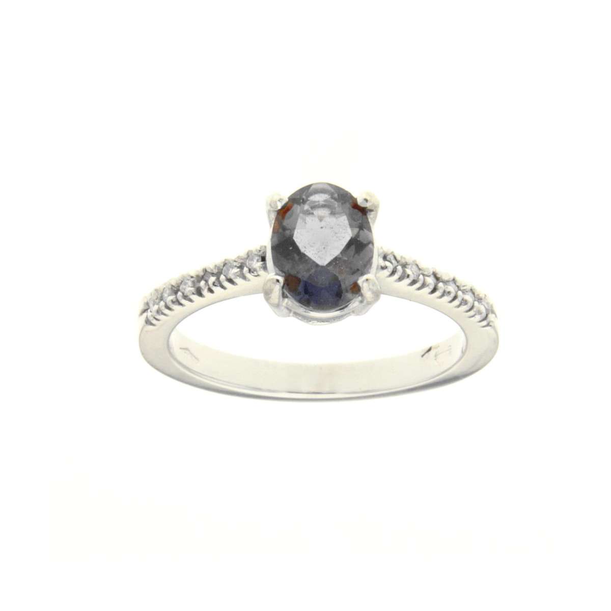 White gold ring with iolite 0.94 cts. Diamonds 0.06 carats G-VS1