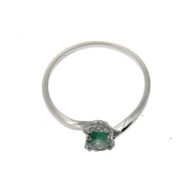 White gold ring emerald 0.40 cts. 0.06 carats diamonds G-VS1