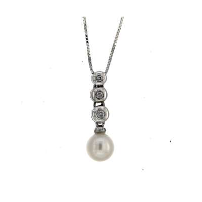 Trilogy necklace with 7 mm pearl and 0.03 carat diamonds G-VS1