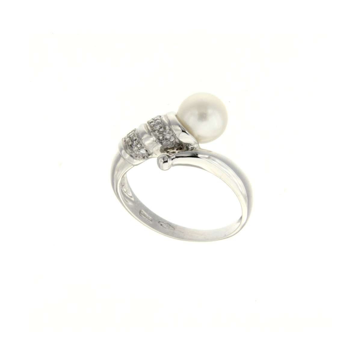White gold pearl ring 7mm 0.04 carats diamonds G Color VS1 Clarity