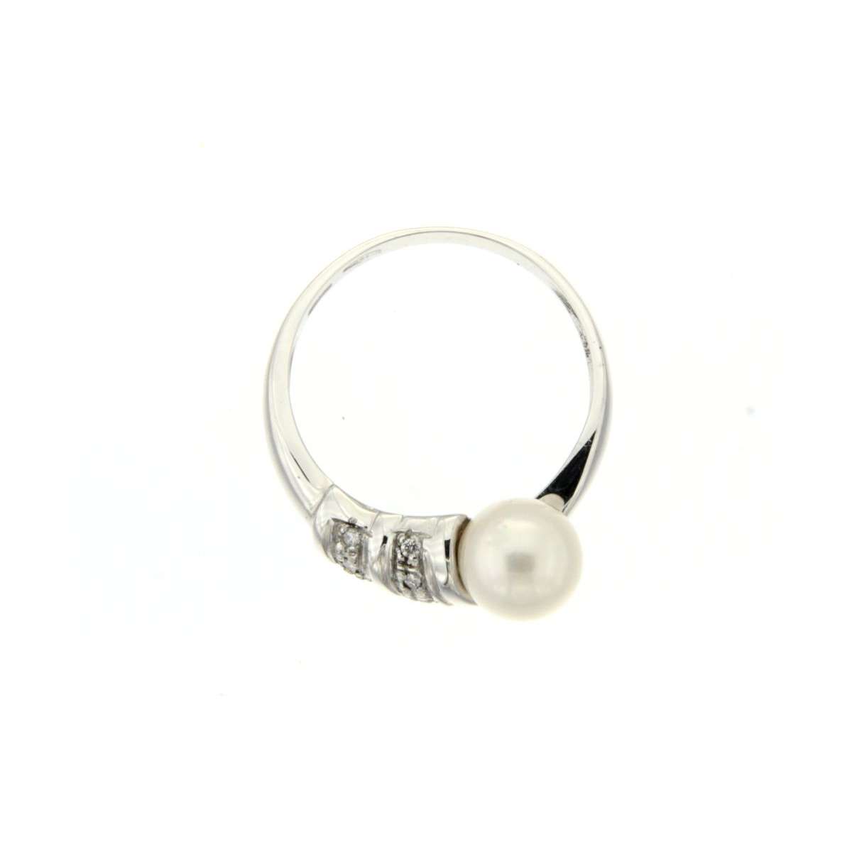 White gold pearl ring 7mm 0.04 carats diamonds G Color VS1 Clarity