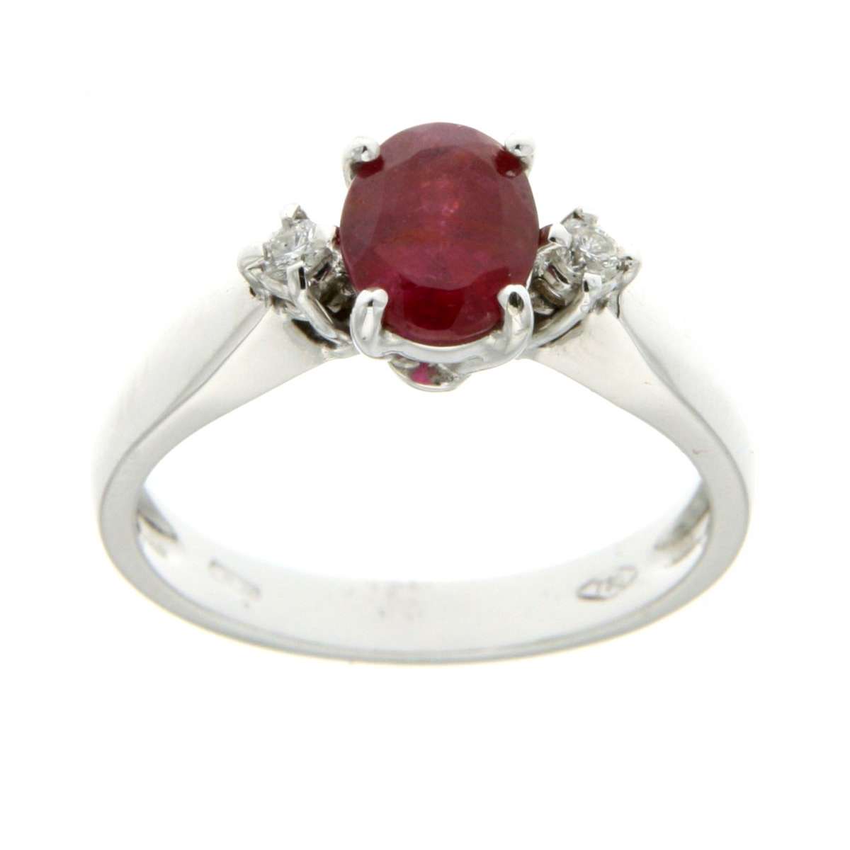 White gold ring ruby 1.33 cts. 0.10 carats diamonds G-VS1