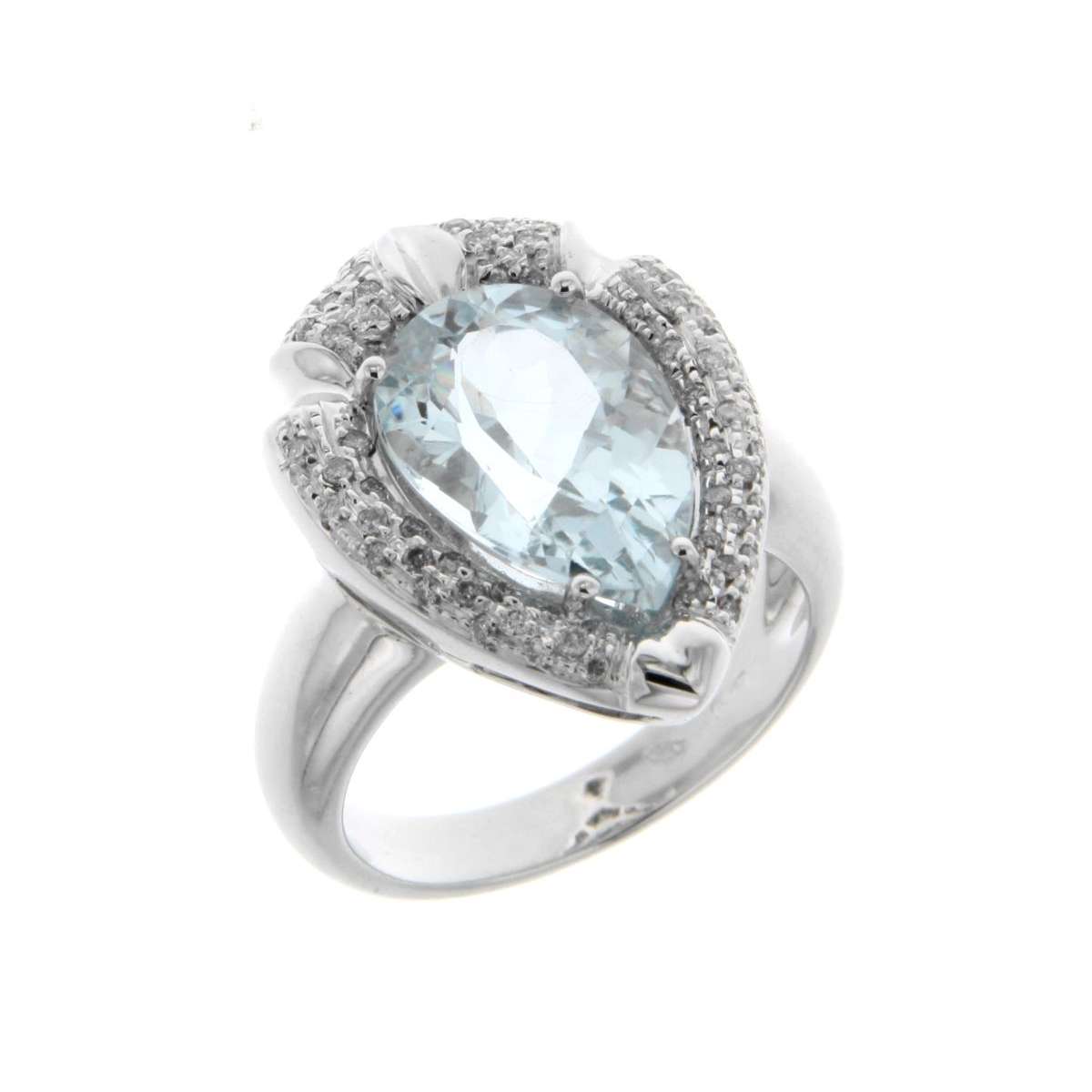 Anello con acquamarina ct. 5,15 e diamanti ct 0,32 G-VVS1