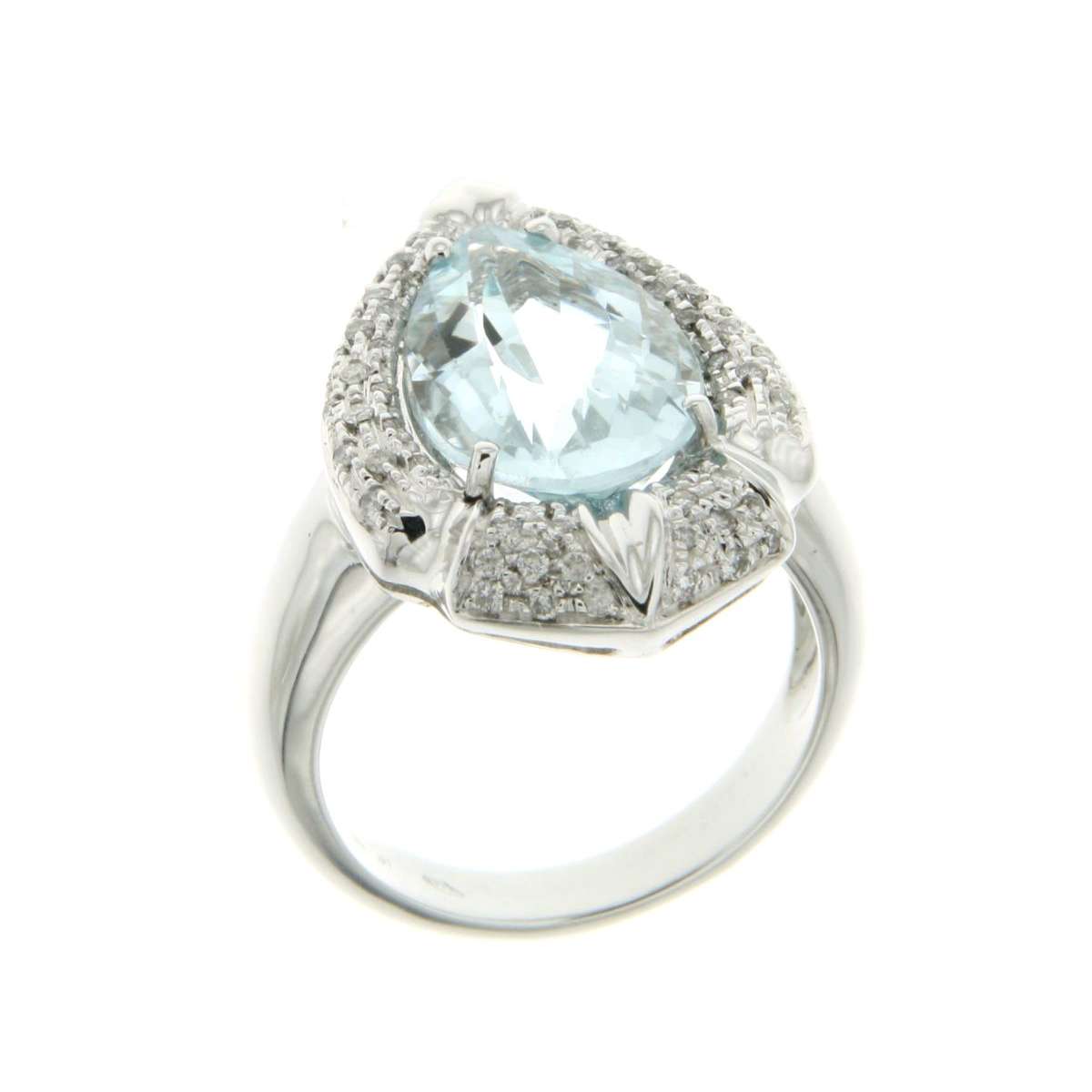 Anello con acquamarina ct. 5,15 e diamanti ct 0,32 G-VVS1