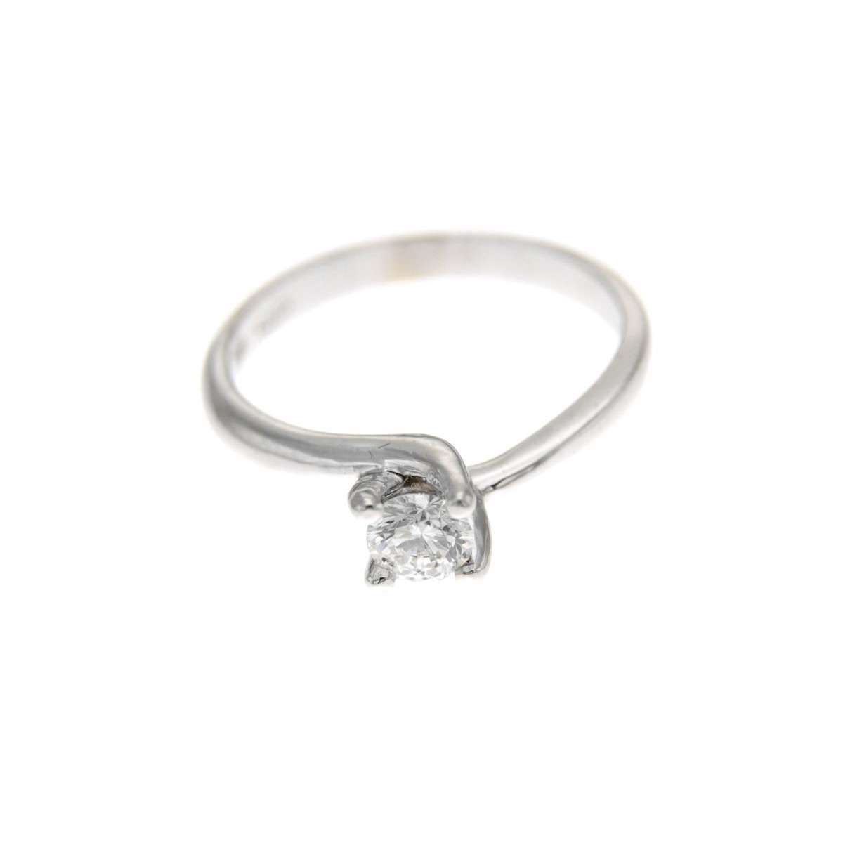 Valentino Solitaire Ring: 4 Prongs with 0.40 ct Diamond G-VS1