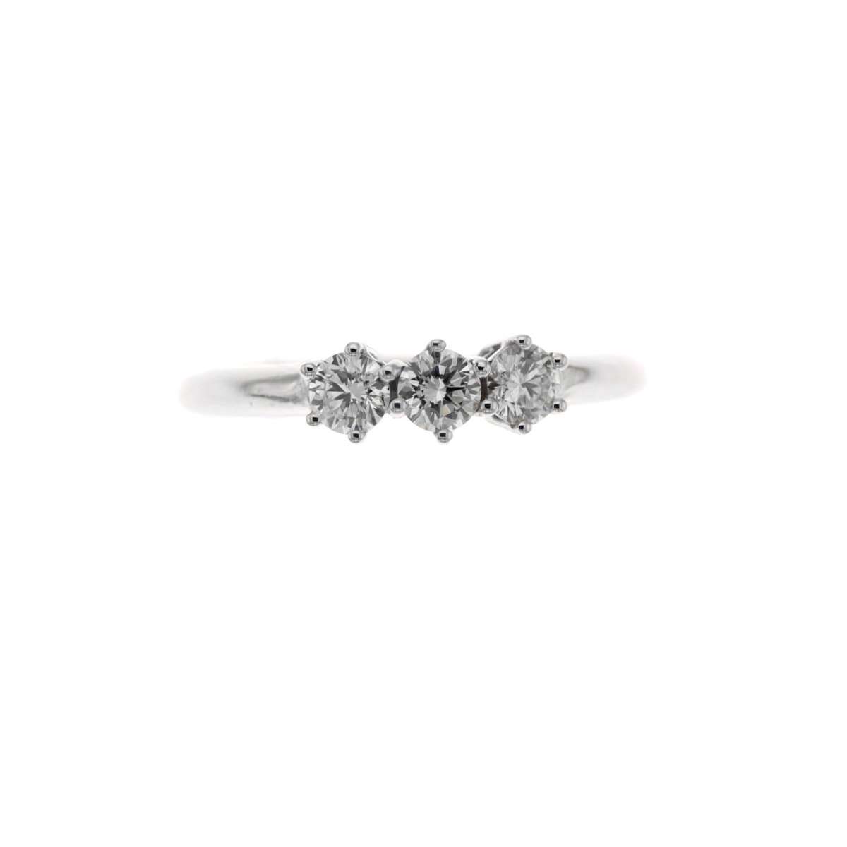 Trilogy ring with 0.47 carat diamonds G-VS1