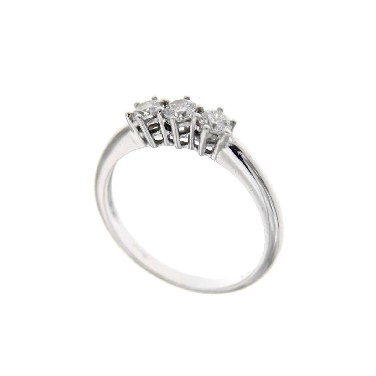 Trilogy ring with 0.47 carat diamonds G-VS1