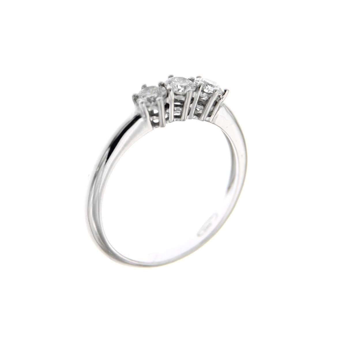 Trilogy ring with 0.47 carat diamonds G-VS1