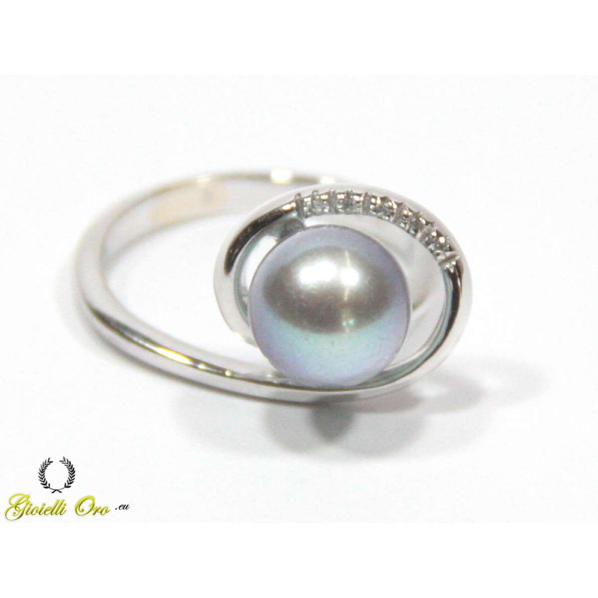 Anello con perla grigia e diamanti ct 0,015 G-VS1