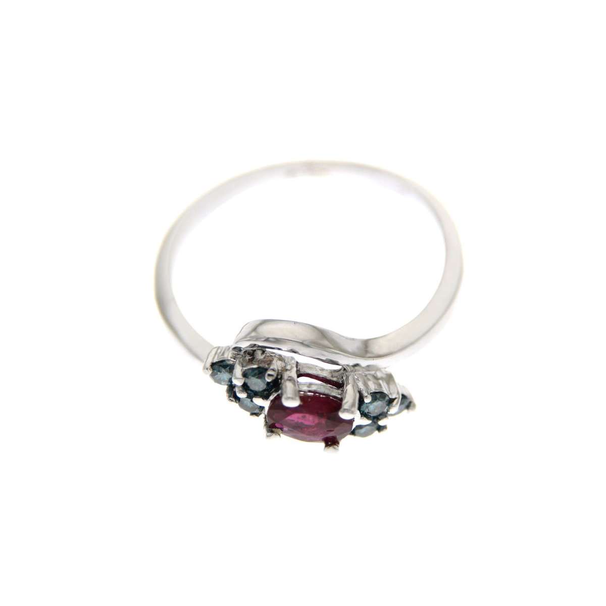 Anello con rubino carati 0,47 diamanti fancy color carati 0,18