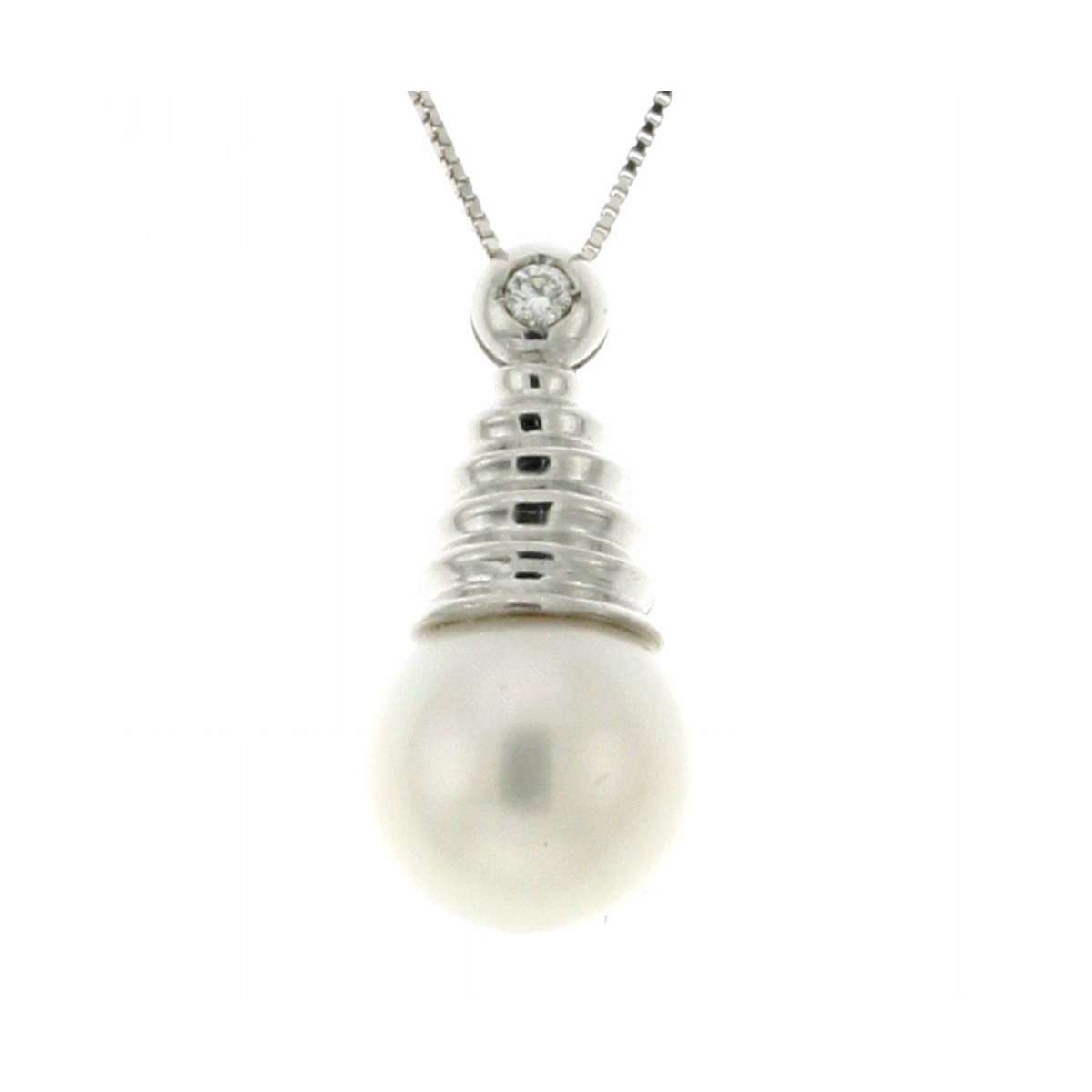 Necklace with a large pearl 11.35mm 0.04 carats diamonds G-VS1