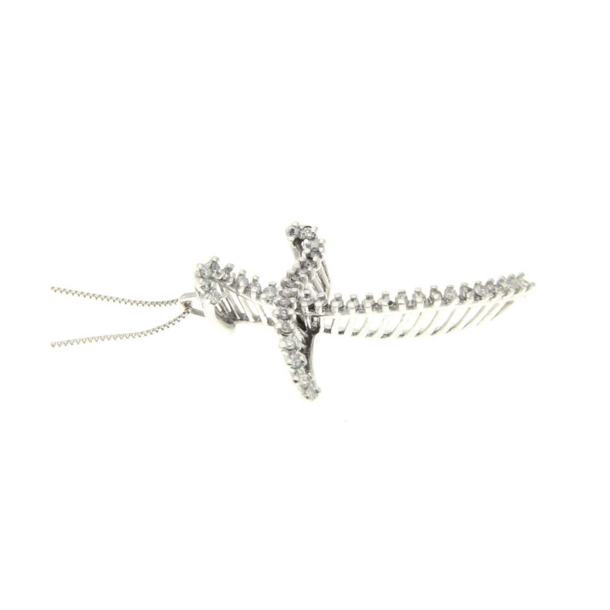 Cross wire style necklace 0.22 carats diamonds G-VS1