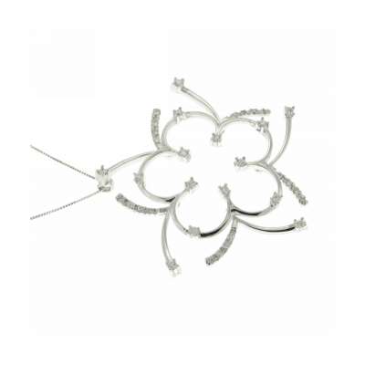 Flower design necklace 0.35 carats diamonds G-VS2