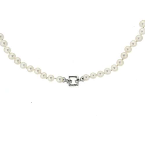 Pearl choker