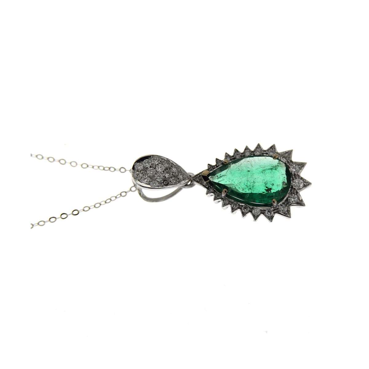 Necklace with teardrop emerald carat 2.63 carat diamonds 0.35 G-VS1