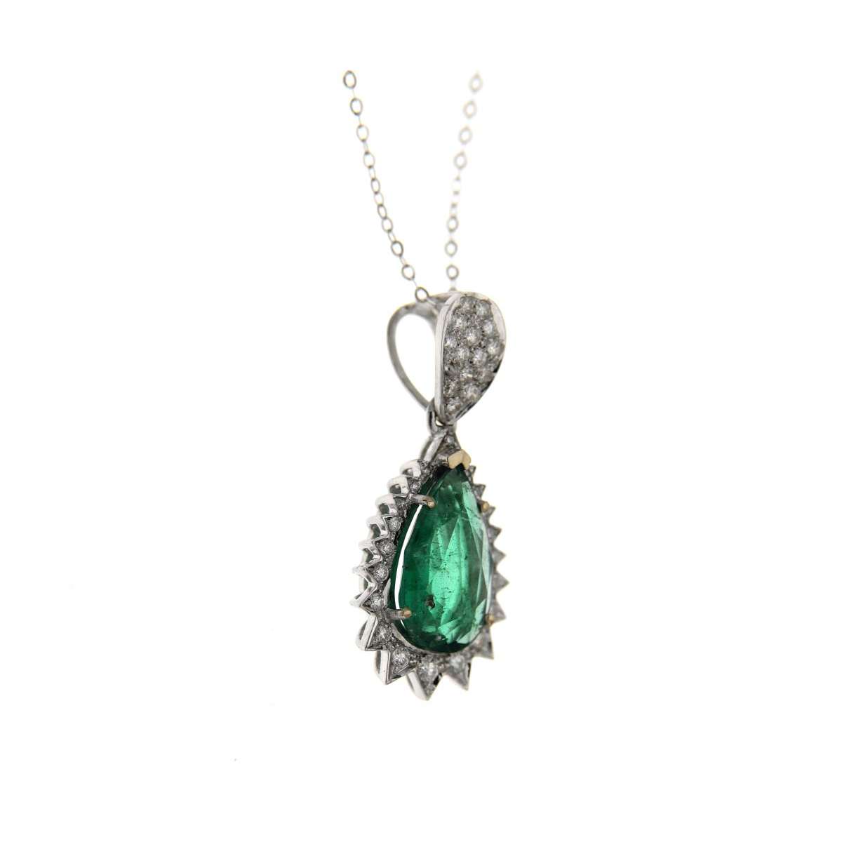 Necklace with teardrop emerald carat 2.63 carat diamonds 0.35 G-VS1