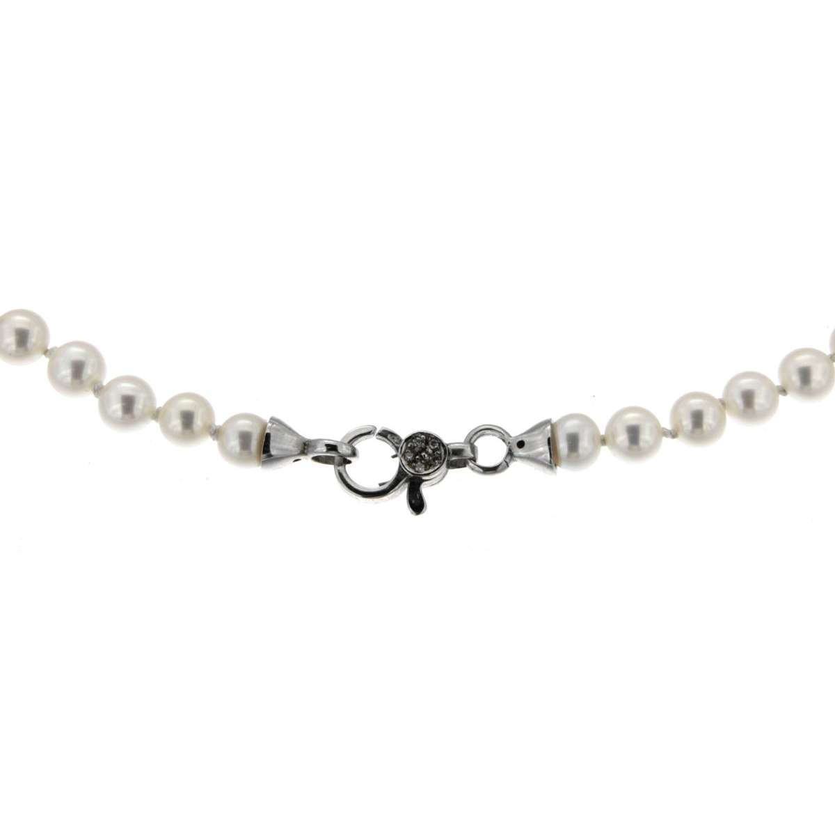 Pearl choker with white gold central Springring clasp 0.03 carats diamonds G-VS1