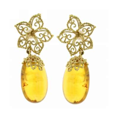 Lost wax casting yellow gold earrings irregular cut amber