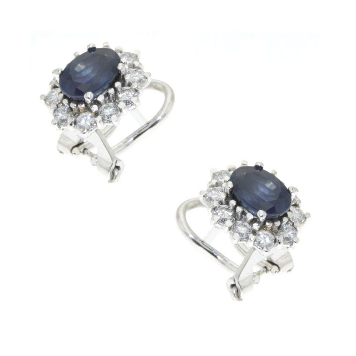 Earrings blue sapphire 2.30 cts. 0.54 ct diamonds G-VS1