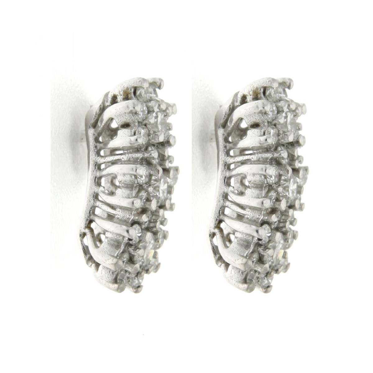 White gold fancy earrings 0.84 carats diamonds G-VS1