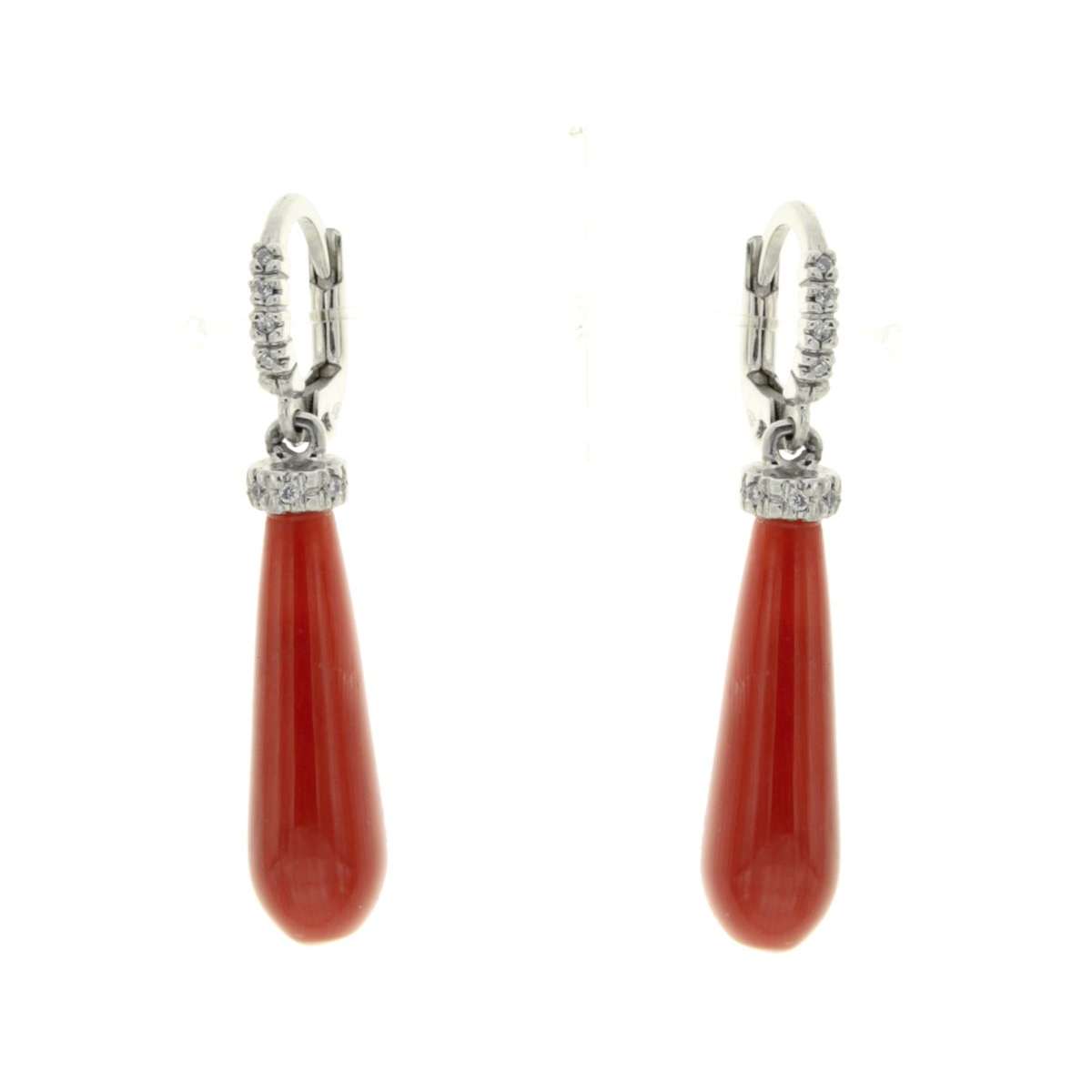 Dangling earrings drop-shaped red coral 5.40 cts. 0.06 carats diamonds G-VS1