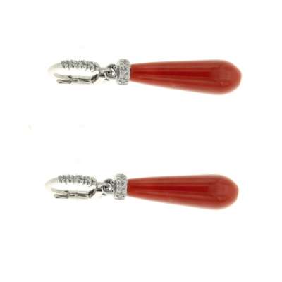 Dangling earrings drop-shaped red coral 5.40 cts. 0.06 carats diamonds G-VS1