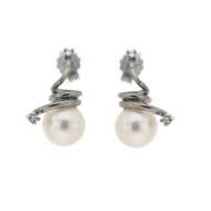 Orecchini con perle mm 7,50 e diamanti carati 0,4 G-VS1 Orecchini con perle mm 7,50 e diamanti carati 0,4 G-VS1