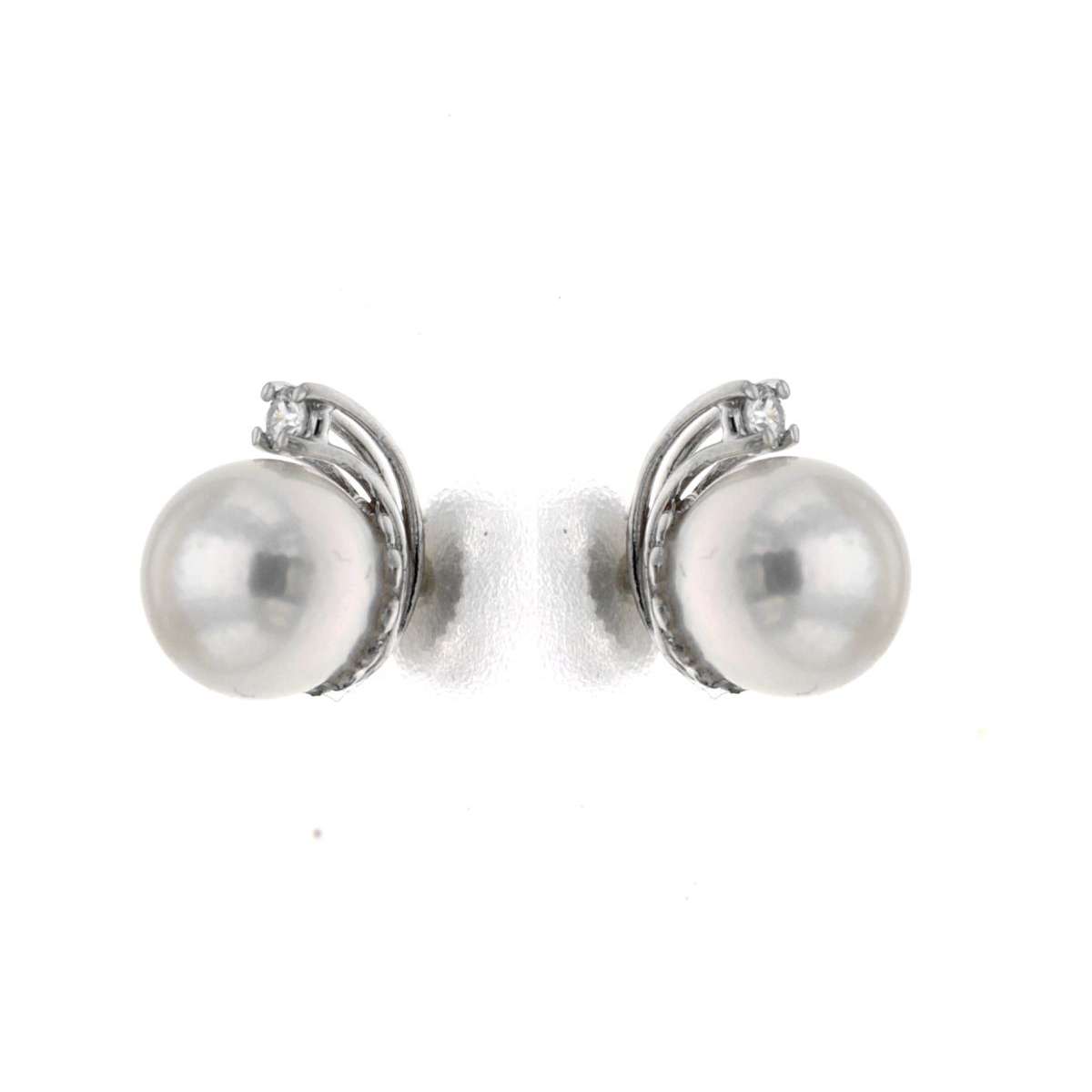 Earrings pearls 7.5-8 mm 0.08 carats diamonds G-VS1
