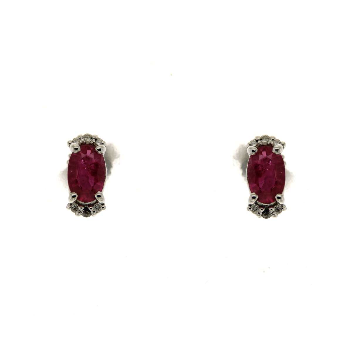 Orecchini con rubini ovali carati 0.85 diamanti carati 0.07 g-vs1