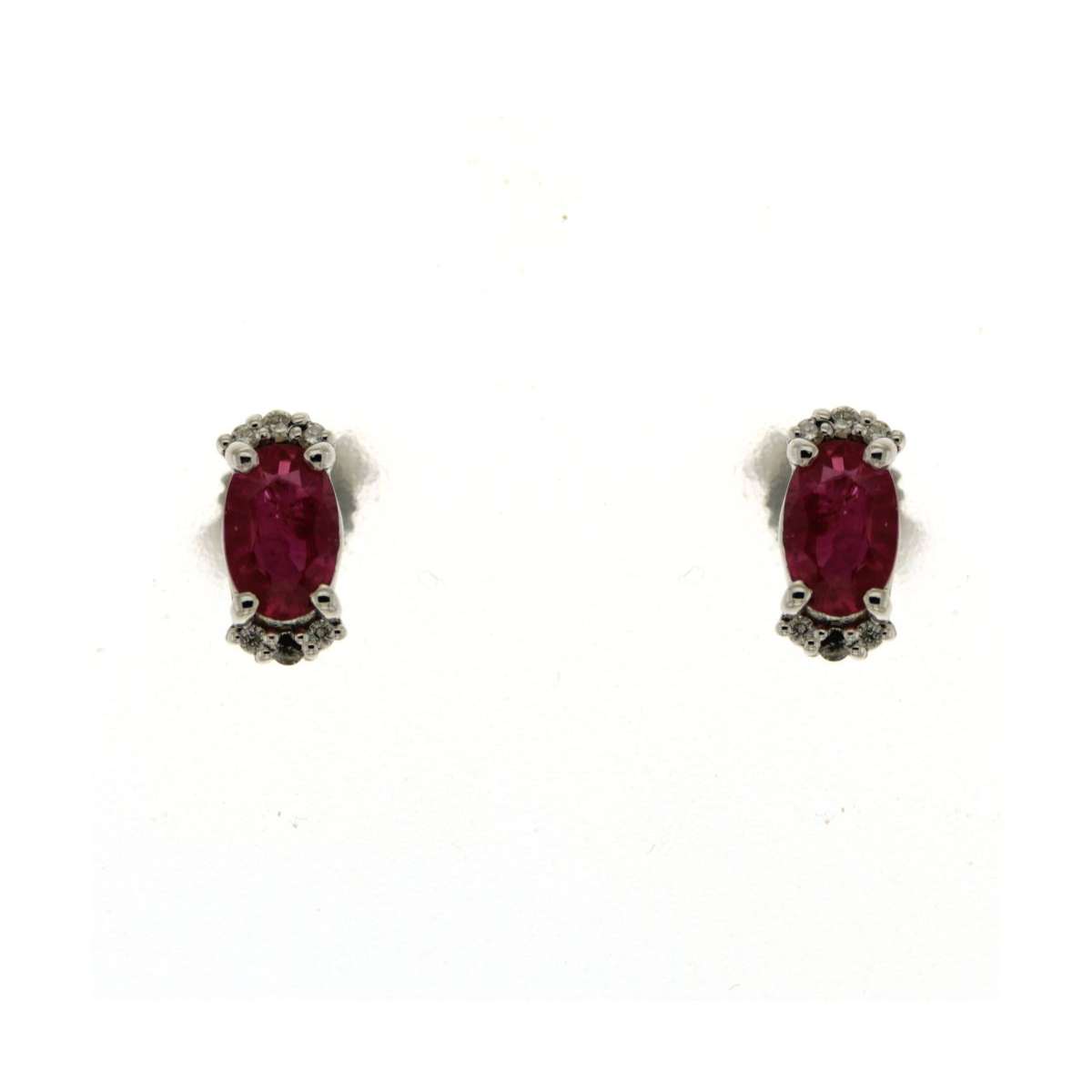 Earrings with oval rubies ct 0.85 and diamonds ct 0.07 g-vs1