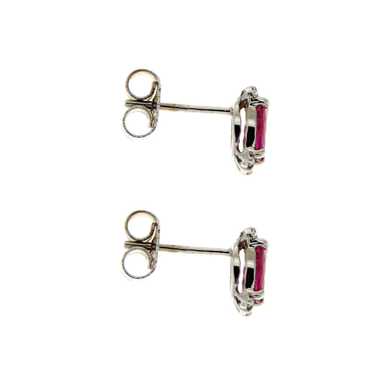 Earrings with oval rubies ct 0.85 and diamonds ct 0.07 g-vs1