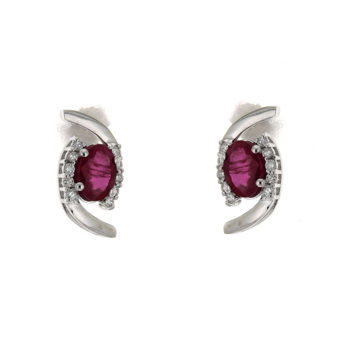 Earrings with oval rubies ct 1.20 and diamonds ct 0.15 g-vs1