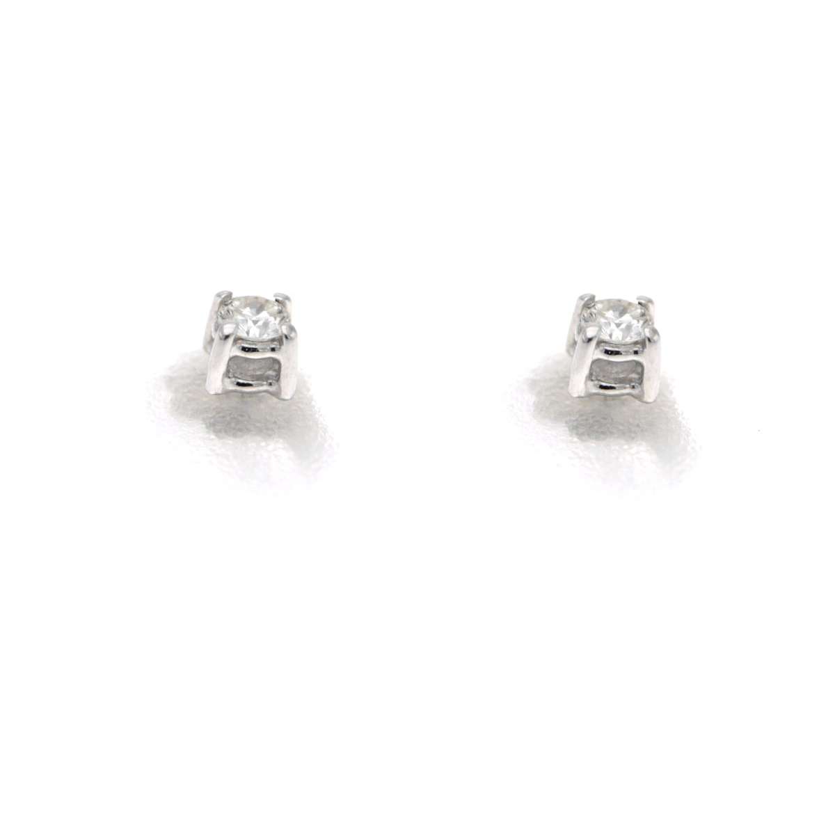 Solitaire earrings 0.05 carats set diamonds G-VS1
