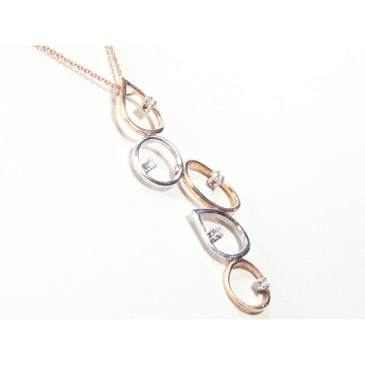 Necklace with diamonds 0.05 carats diamonds G-VS1