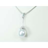 White gold necklace with irregular Australian pearl 12mm 0.36 carats diamonds G-VVS1