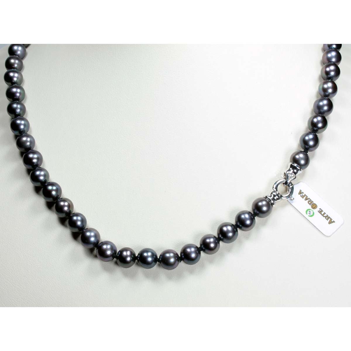 Girocollo di perle nere con  diamanti carati 0,02 G-VS1