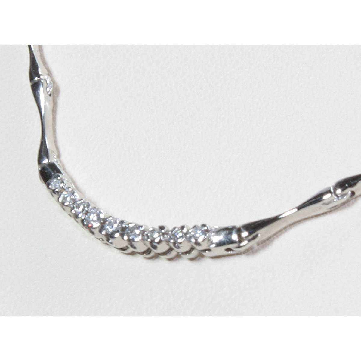 Semi-rigid choker 0.12 carats diamonds G-VS1