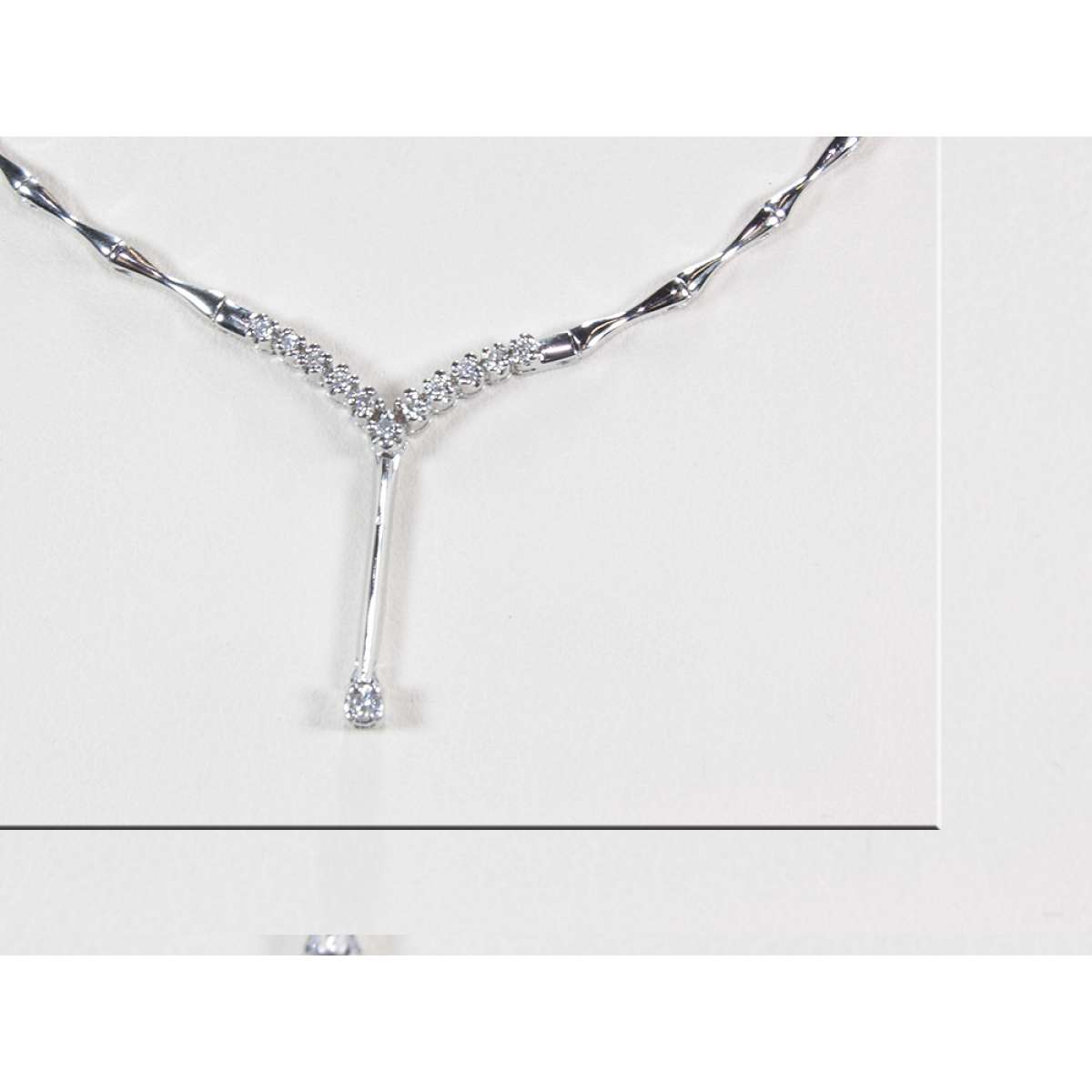 White gold semi-rigid choker 0.16 carats diamonds G-VVS1