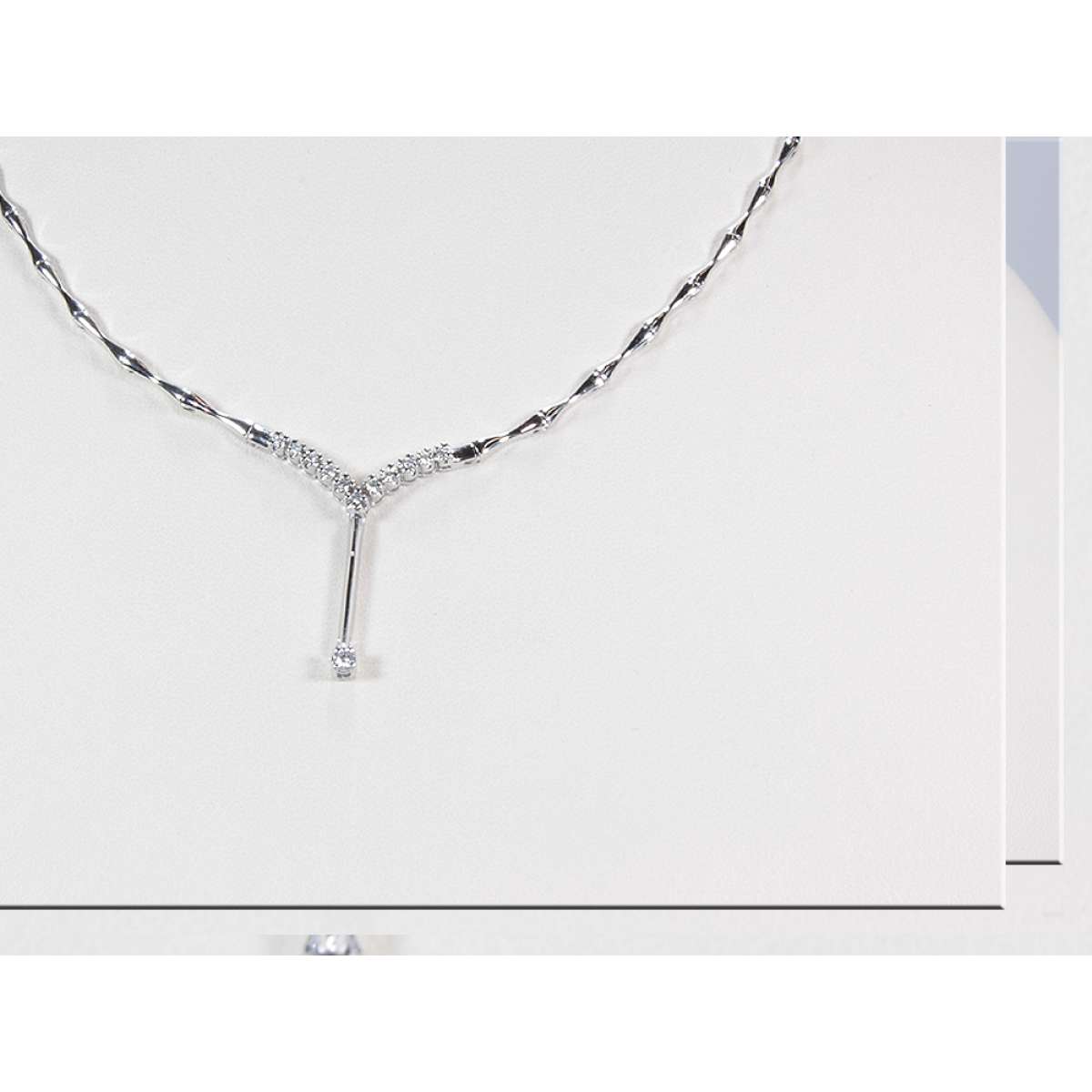 White gold semi-rigid choker 0.16 carats diamonds G-VVS1