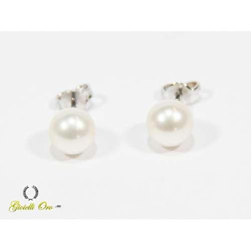 Pearl earrings