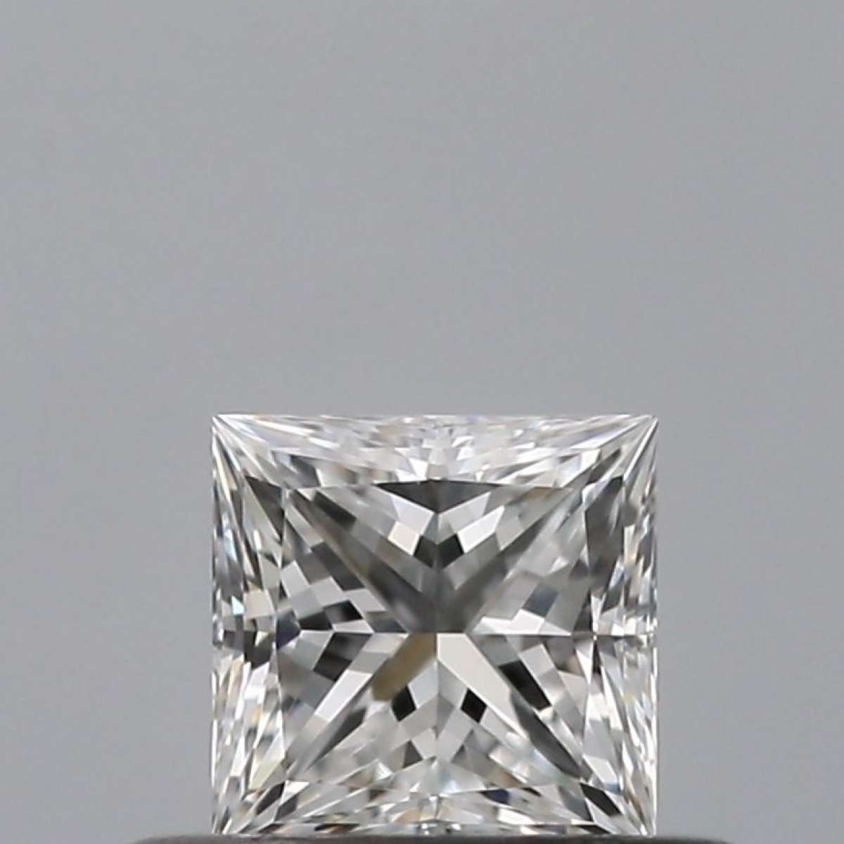 Certified Diamond GIA Carats 0.35 Color D Clarity VVS1  -  VG  VG Fluorescence NON Brown No Green No Milky No EyeClean 100%