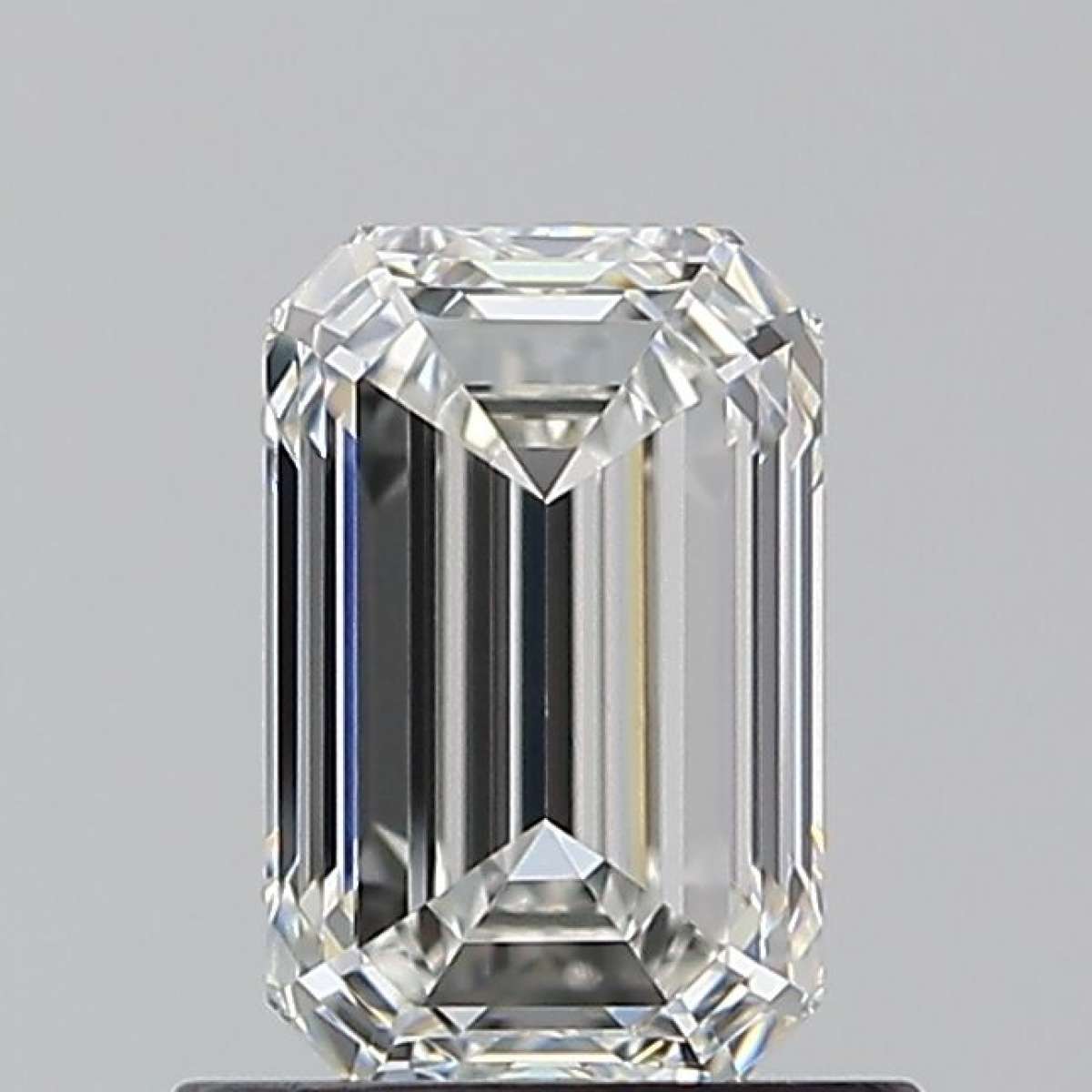 Certified Diamond GIA Carats 0.9 Color G Clarity VVS2 - EX VG Fluorescence MED Brown No Green No Milky No EyeClean 100% Certified Diamond GIA Carats 0.9 Color G Clarity VVS2 - EX VG Fluorescence MED Brown No Green No Milky No EyeClean 100%