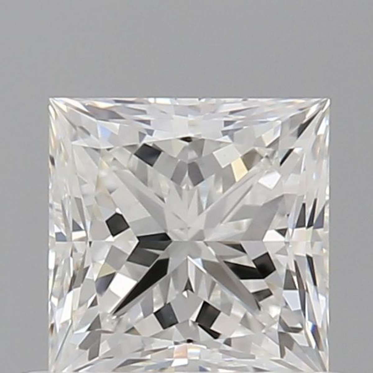 Diamante Certificato GIA Carati 0.7 Colore G Purezza VVS2  -  EX  EX Fluorescenza NON Brown No Green No Milky No EyeClean 100%