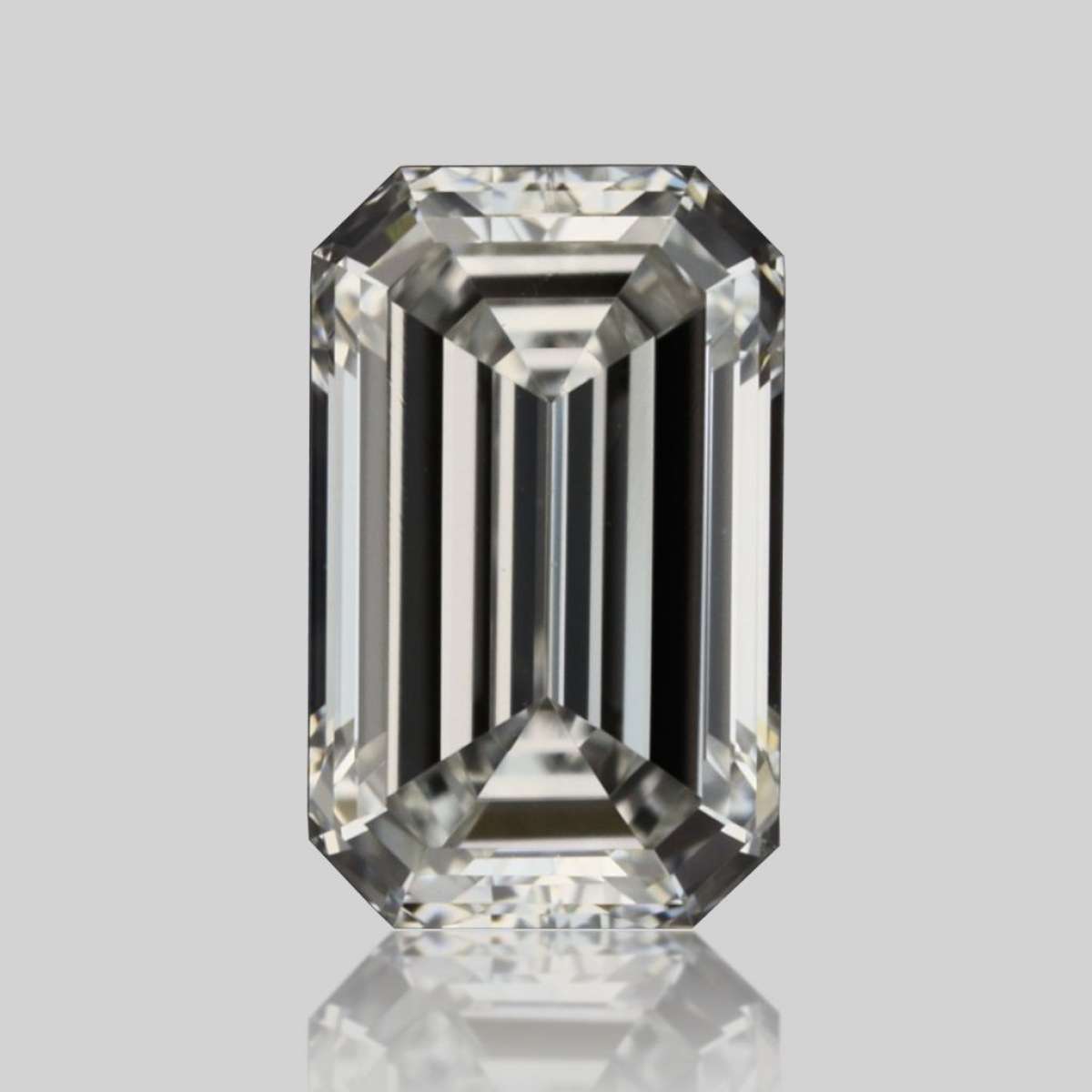 Certified Diamond GIA Carats 0.32 Color G Clarity VVS1 - VG VG Fluorescence NON Brown No Green No Milky No EyeClean 100% Certified Diamond GIA Carats 0.32 Color G Clarity VVS1 - VG VG Fluorescence NON Brown No Green No Milky No EyeClean 100%