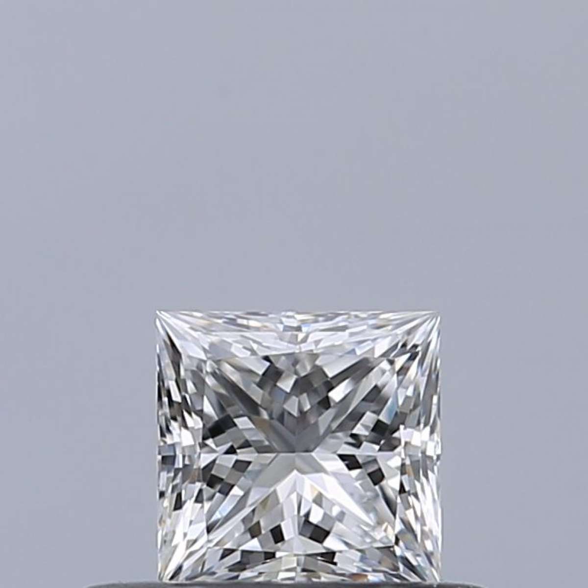 Certified Diamond GIA Carats 0.33 Color E Clarity VS1 - EX VG Fluorescence NON Brown No Green No Milky No EyeClean 100% Certified Diamond GIA Carats 0.33 Color E Clarity VS1 - EX VG Fluorescence NON Brown No Green No Milky No EyeClean 100%