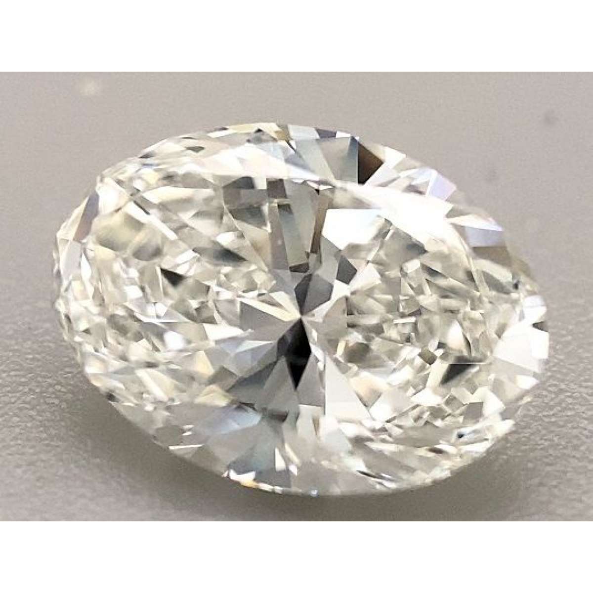 Certified Diamond GIA Carats 1.5 Color G Clarity VVS2 - EX EX Fluorescence MED Brown No Green No Milky No EyeClean 100% Certified Diamond GIA Carats 1.5 Color G Clarity VVS2 - EX EX Fluorescence MED Brown No Green No Milky No EyeClean 100%