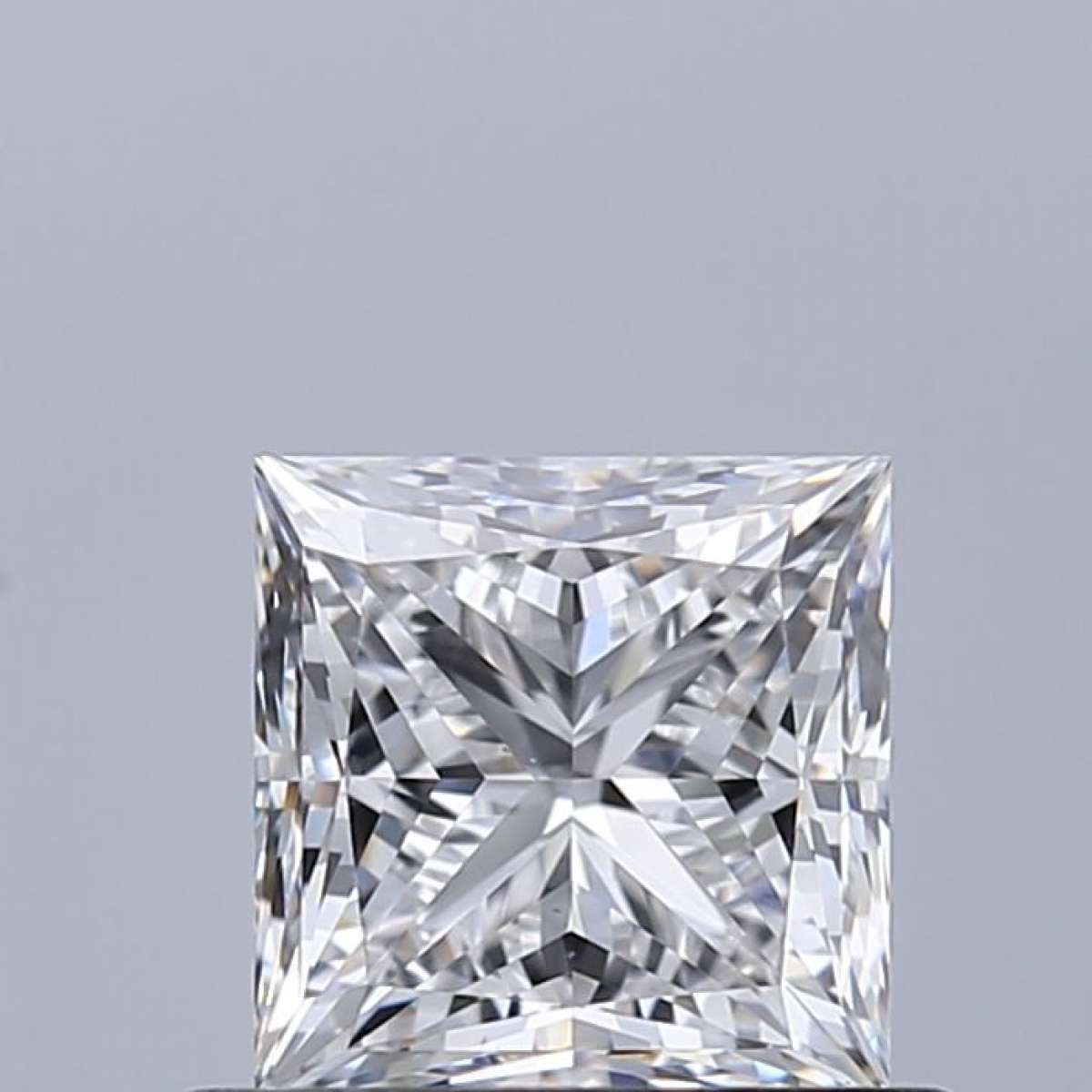 Diamante Certificato GIA Carati 0.7 Colore D Purezza VS2  -  EX  EX Fluorescenza NON Brown No Green No Milky No EyeClean 100%
