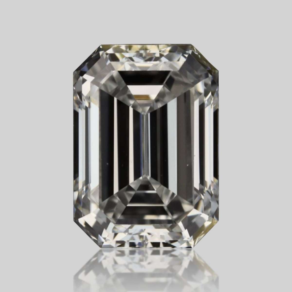 Diamante Certificato GIA Carati 0.37 Colore E Purezza VVS1  -  EX  VG Fluorescenza NON Brown No Green No Milky No EyeClean 100%