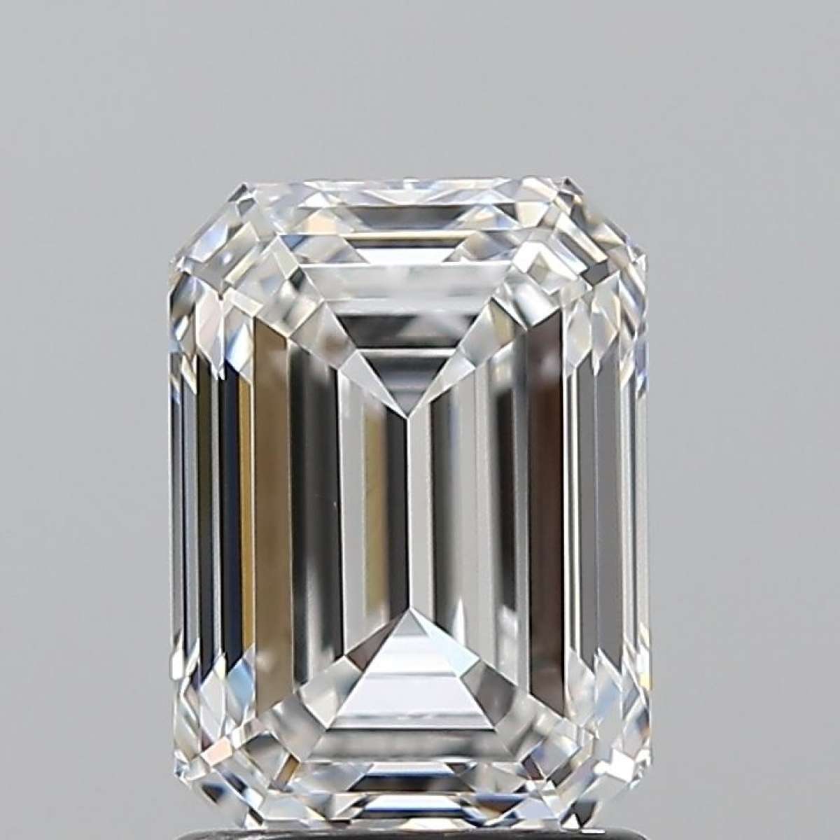 Certified Diamond GIA Carats 1.7 Color E Clarity VVS2 - EX EX Fluorescence FNT Brown No Green No Milky No EyeClean 100% Certified Diamond GIA Carats 1.7 Color E Clarity VVS2 - EX EX Fluorescence FNT Brown No Green No Milky No EyeClean 100%