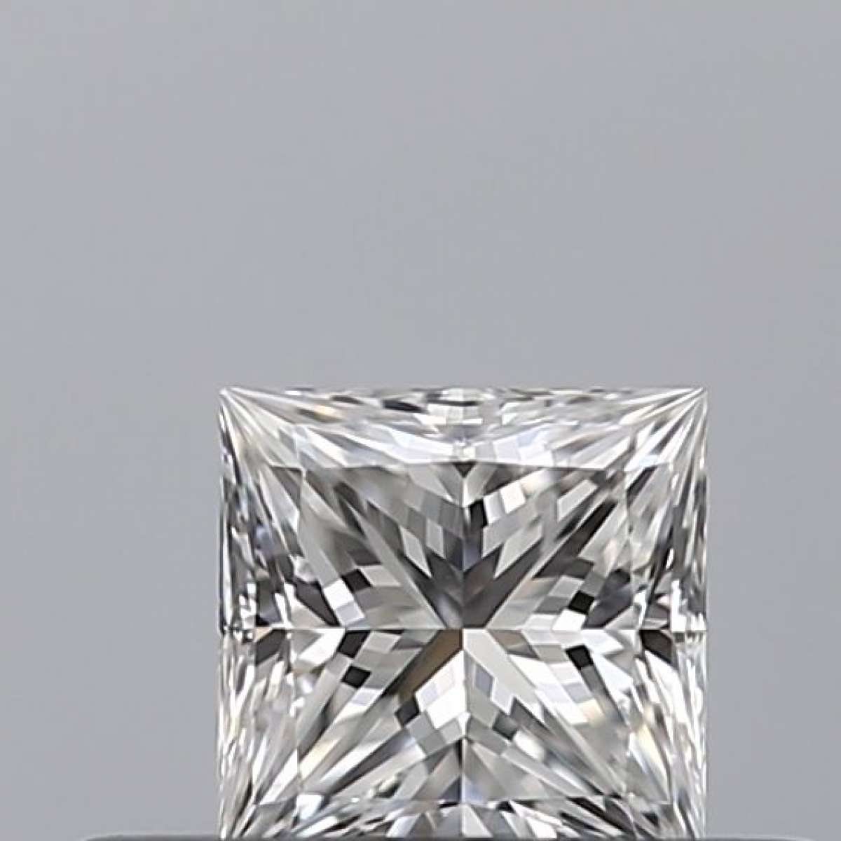 Diamante Certificato GIA Carati 0.31 Colore D Purezza VS1  -  EX  VG Fluorescenza NON Brown No Green No Milky No EyeClean 100%